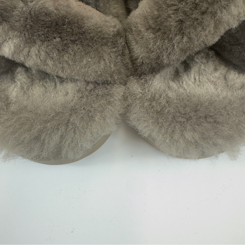 UGG Abela cris-cross grey furry sheepskin fluffy slippers sz 7 EUC - Picture 6 of 16
